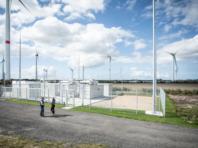 Sektorenkopplung Windkraftanlagen mit Containerpark
