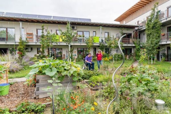 SozialBank Nachhaltigkeitsfonds Ertrag Nutzgarten in einer Pflegeeinrichtung