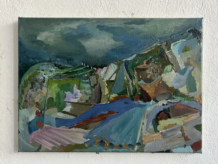 Ausstellung Jetzt // Gestalten: Werk 1 von Anna Choi Abstrakte Malerei mit geschichteten Formen in Grün, Blau, Braun und gedeckten Farben.